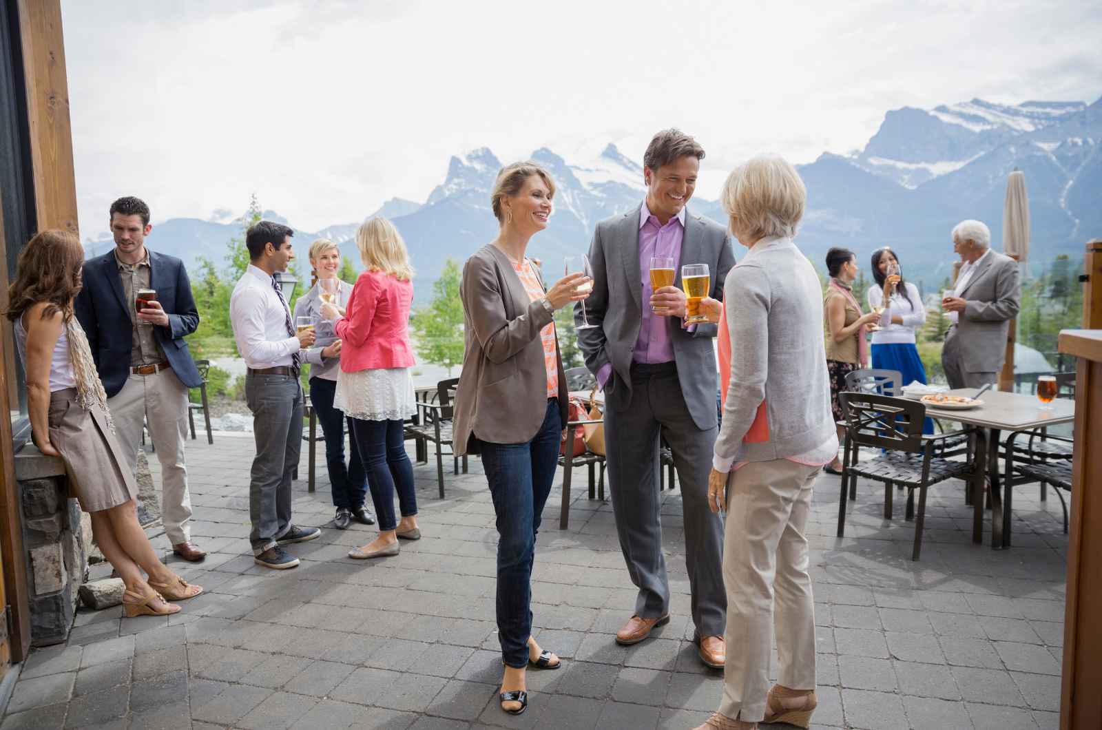 איך להפיק אירוע בטבע מושלם בישראל – המדריך השלם ל-2025
